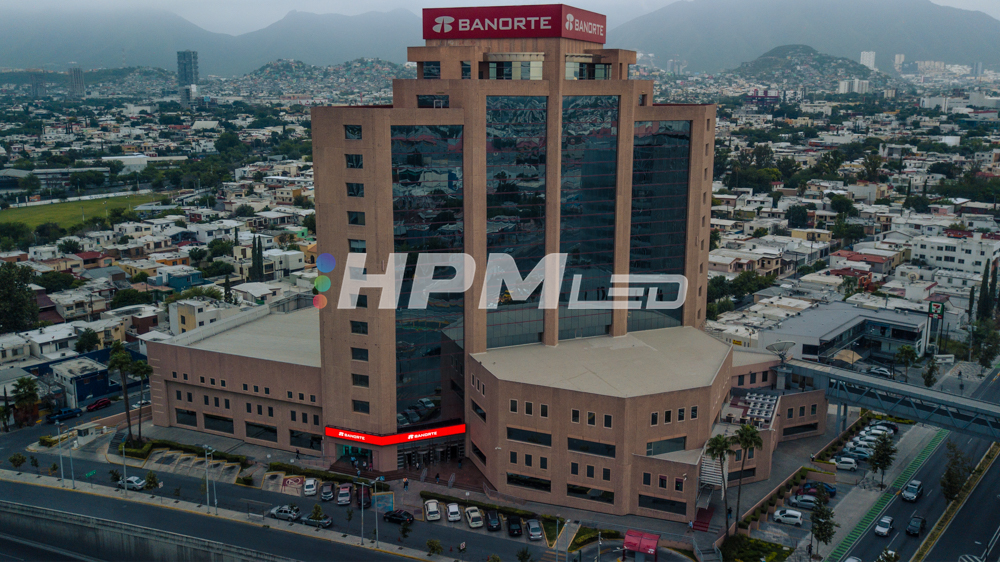 Proyecto Pantalla LED HPMLED Edificio Banorte