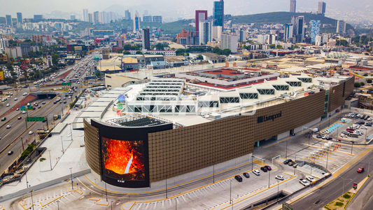 Proyecto Pantalla LED HPMLED Galerías Monterrey